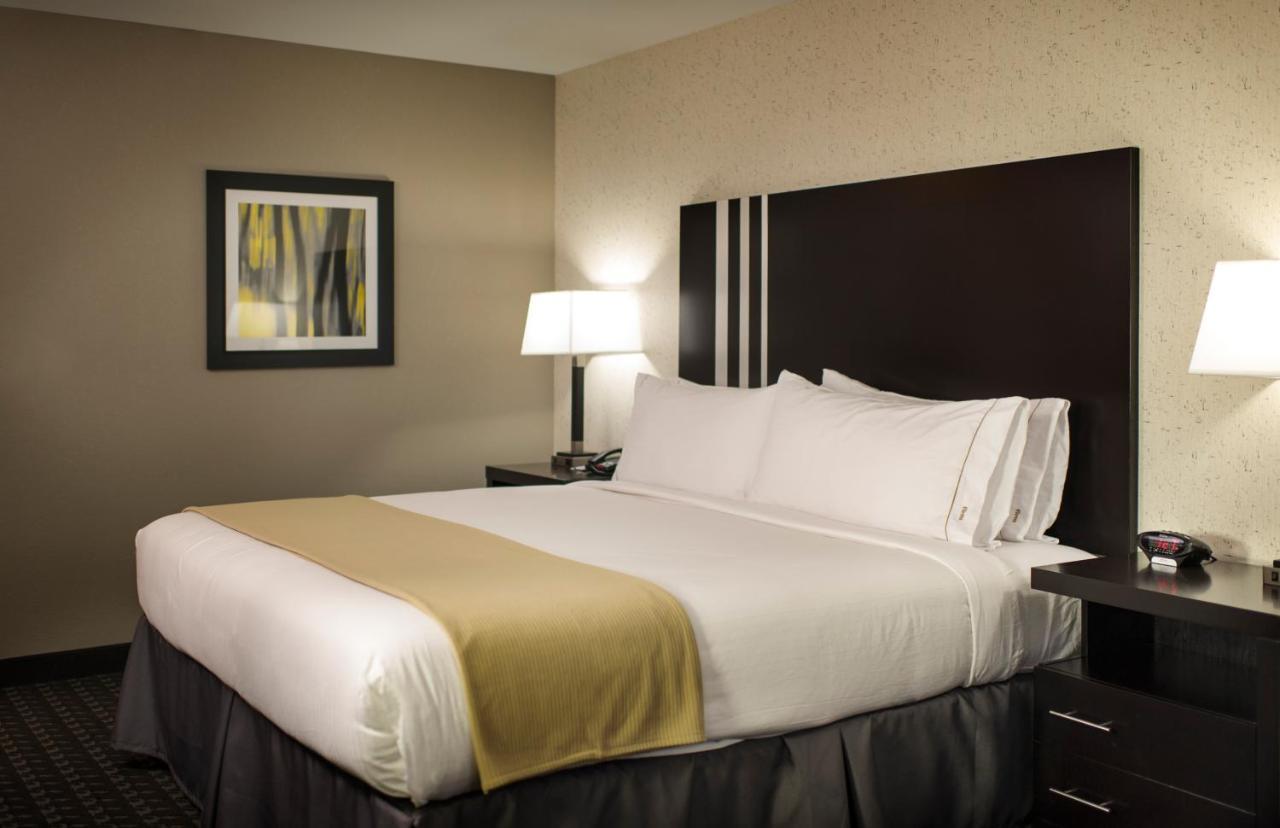 Holiday Inn Express And Suites Madison Central By Ihg Zewnętrze zdjęcie