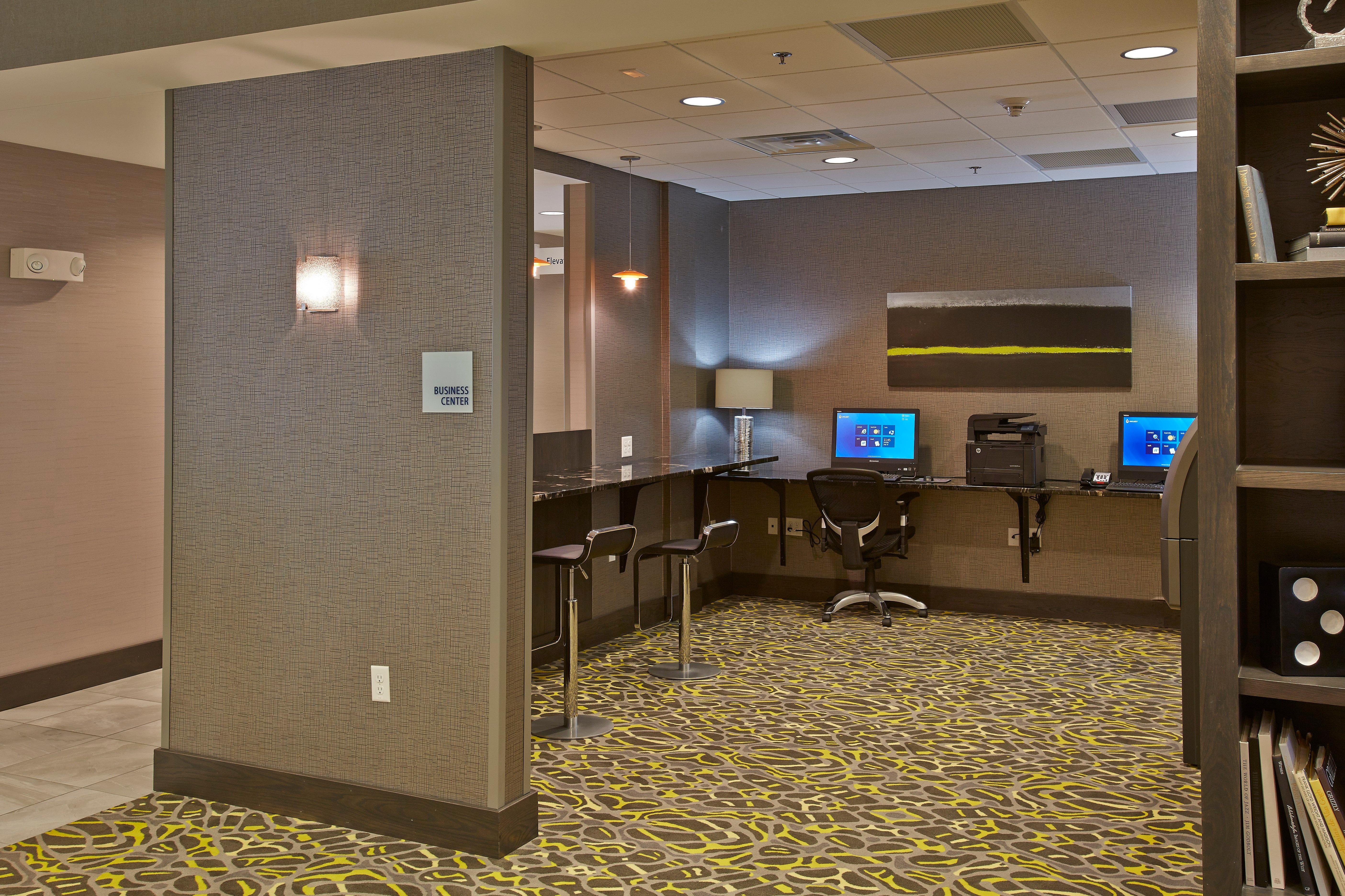 Holiday Inn Express And Suites Madison Central By Ihg Zewnętrze zdjęcie